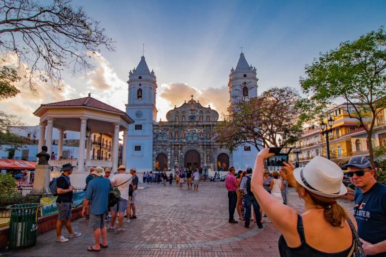 Tocumen Airport to Casco Viejo private transfer in Panama City